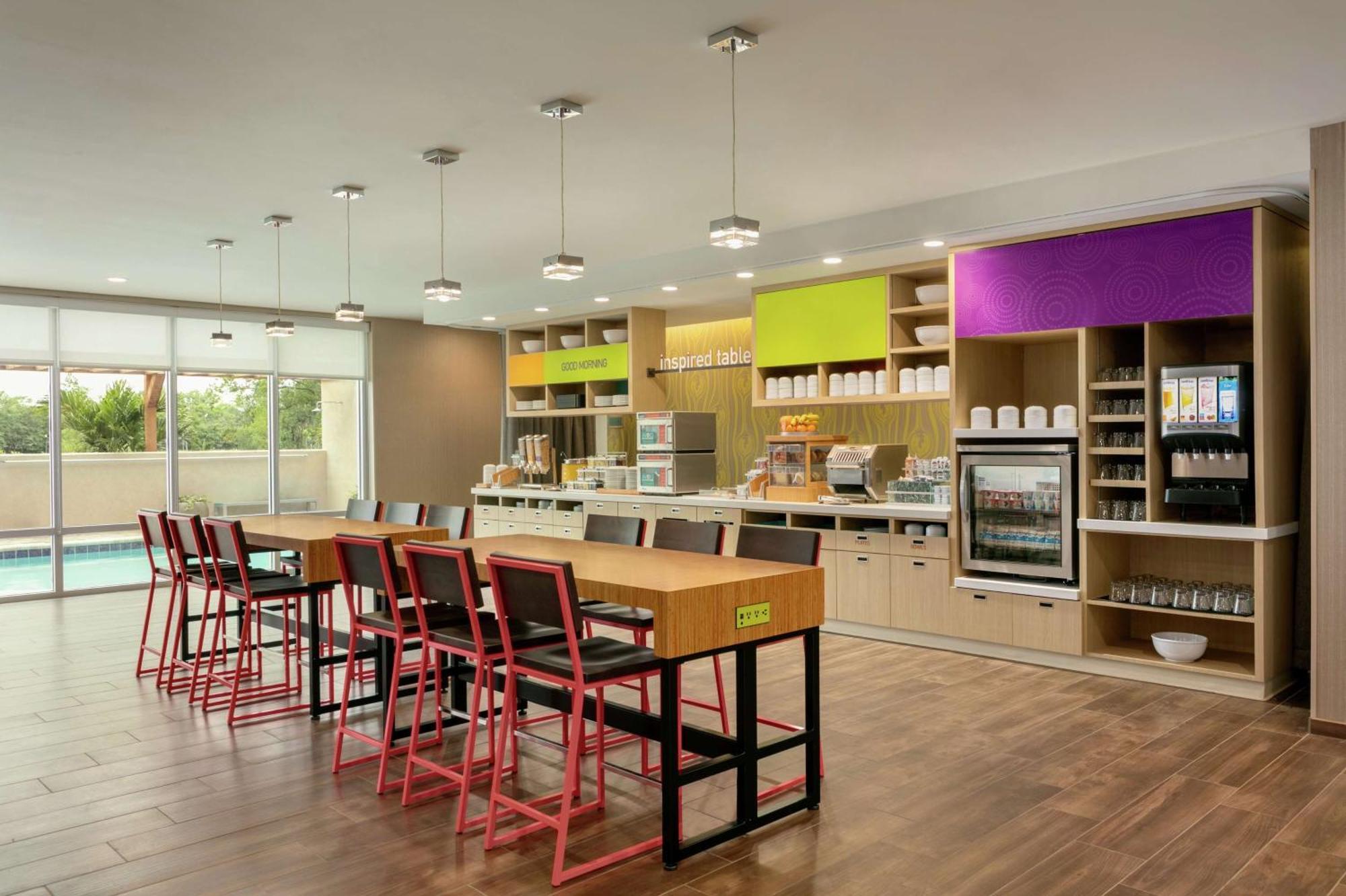 Hotel Home2 By Hilton Tampa 3*