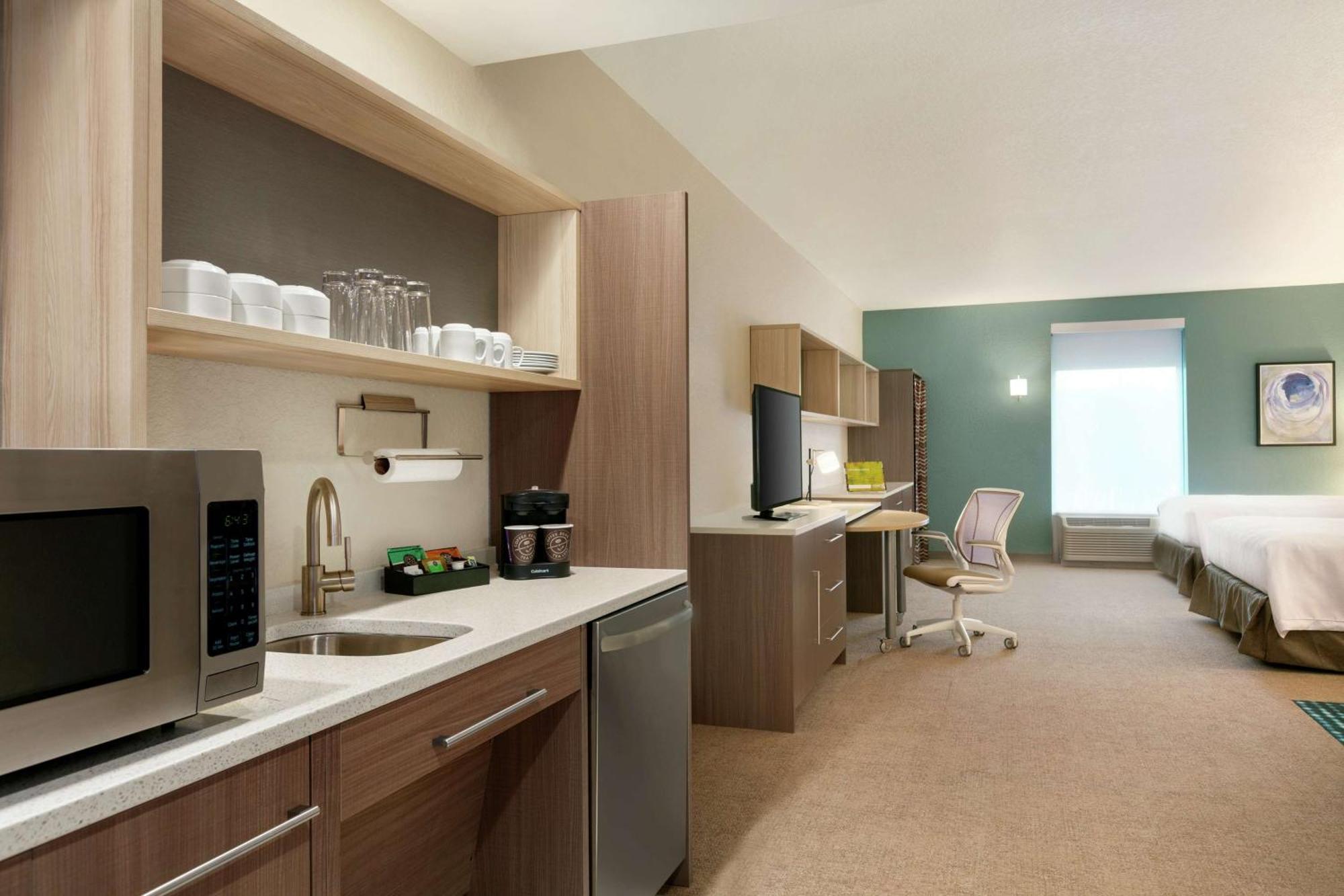 Home2 By Hilton Tampa 3*